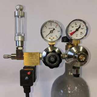 CO² Profi dvoustupňová sestava s elektromagnetem s lahví 0,7L